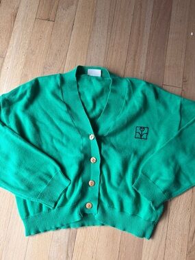 The campamento Green V-Neck Button Cardigan Sweater
